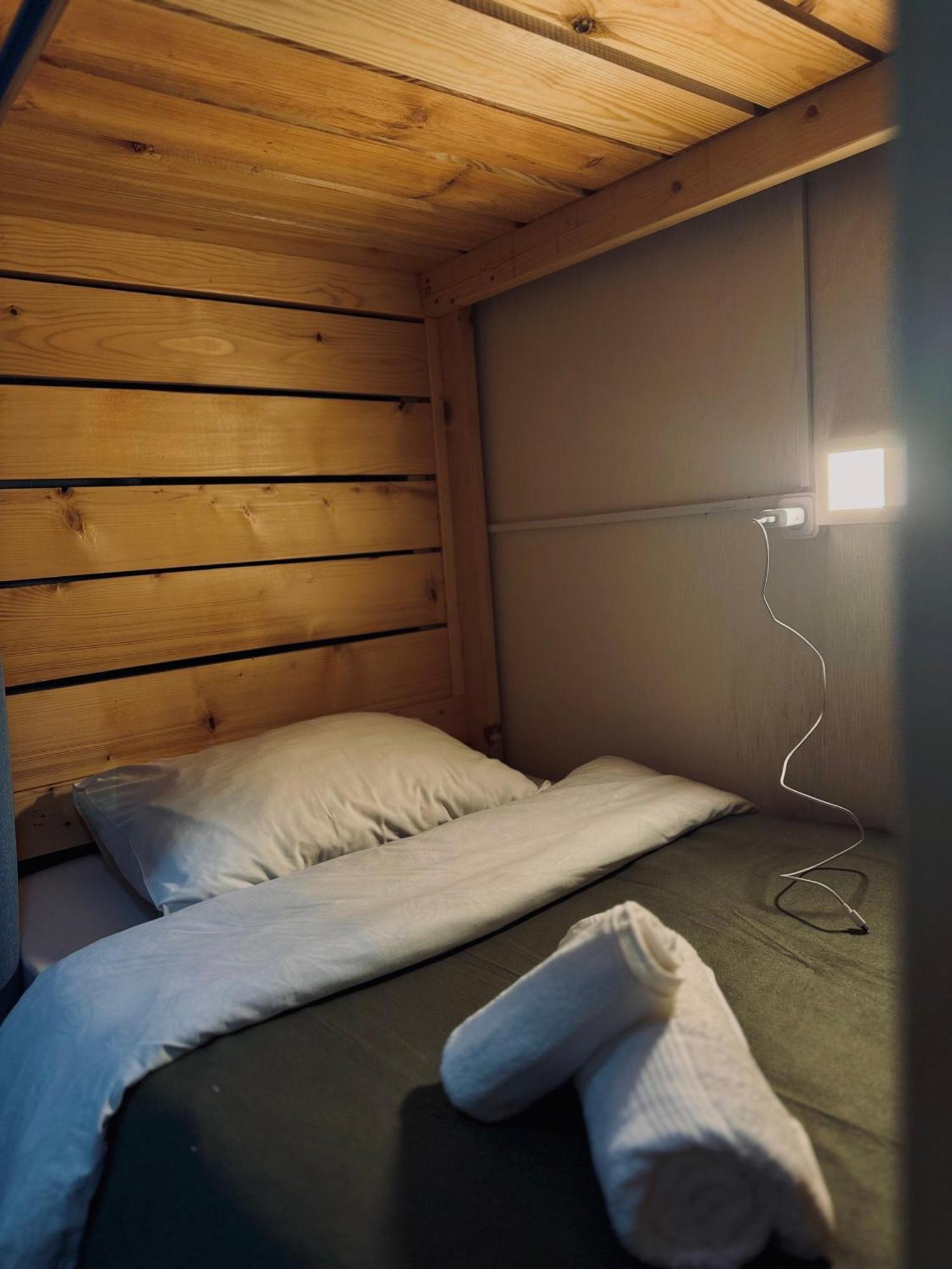 Hostel Buddha キシナウ エクステリア 写真